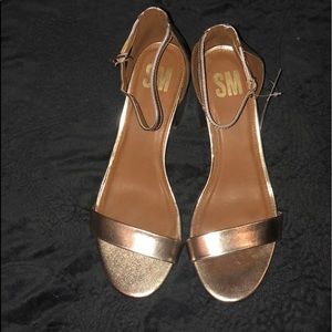 NWT Steve Madden Gold Heels